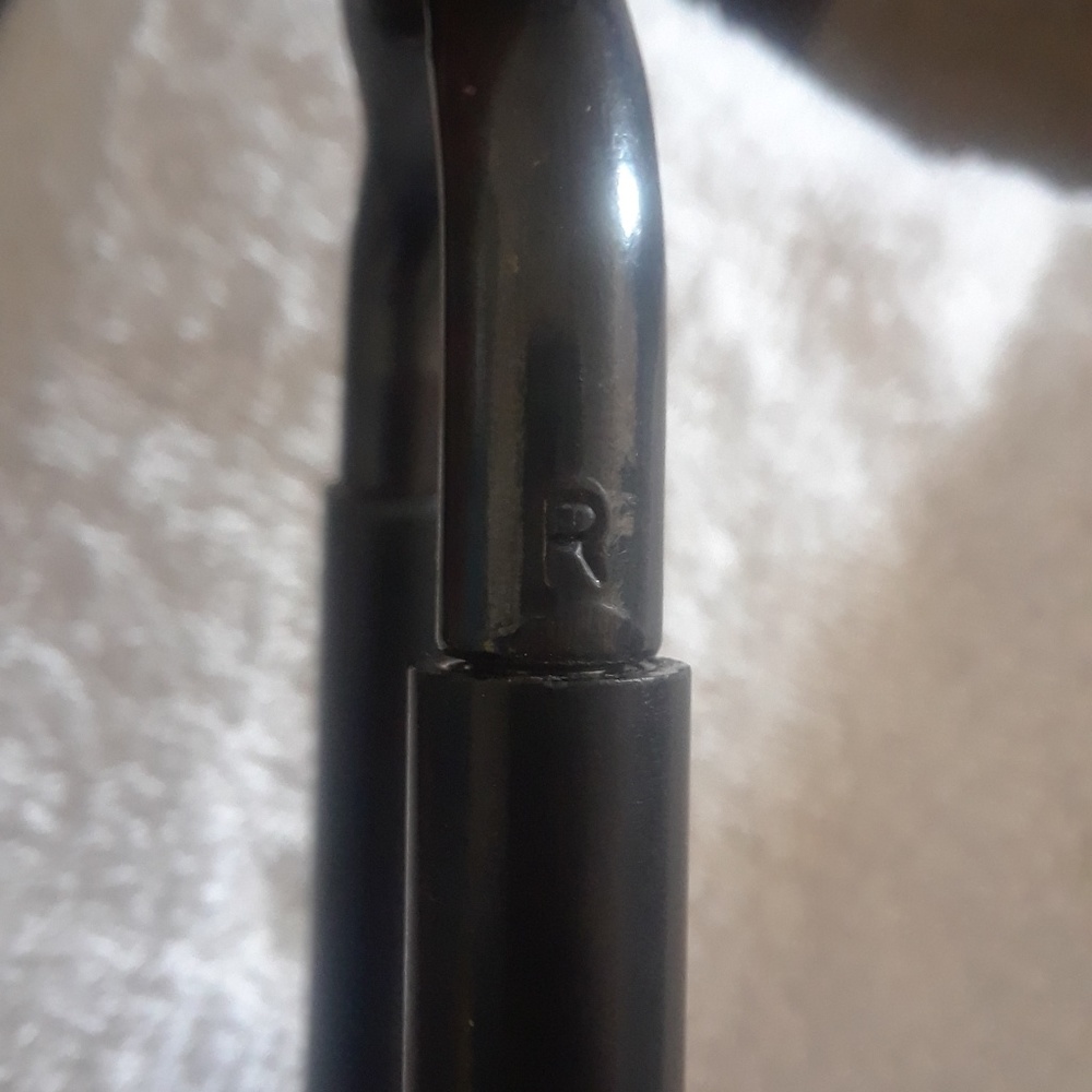 Kizure  curling iron "R"